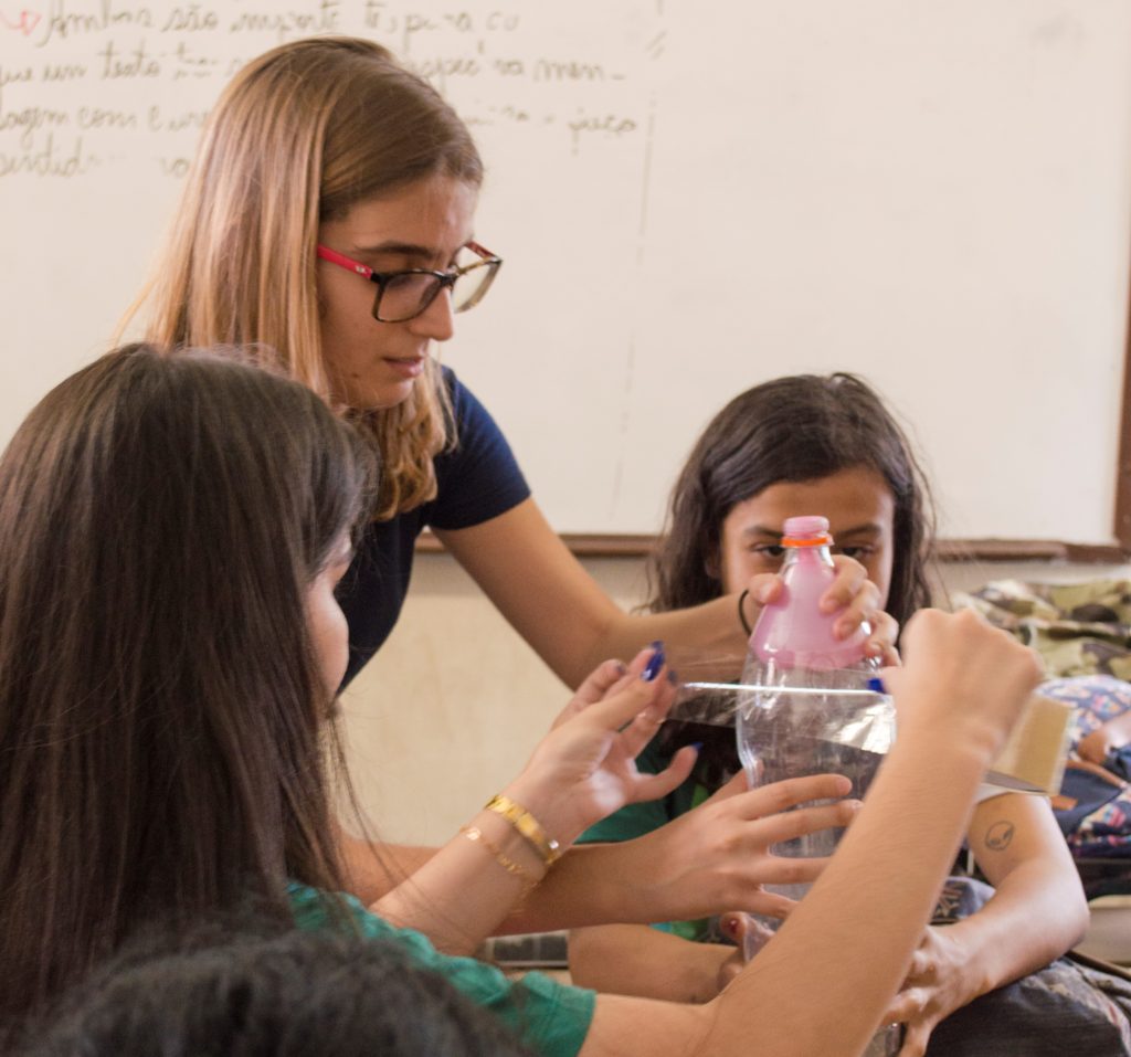 ações sociais - oficina de foguetes AEROJR.